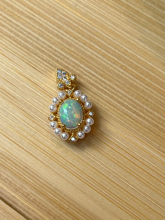 Opal anheng i 925 sterling sølv