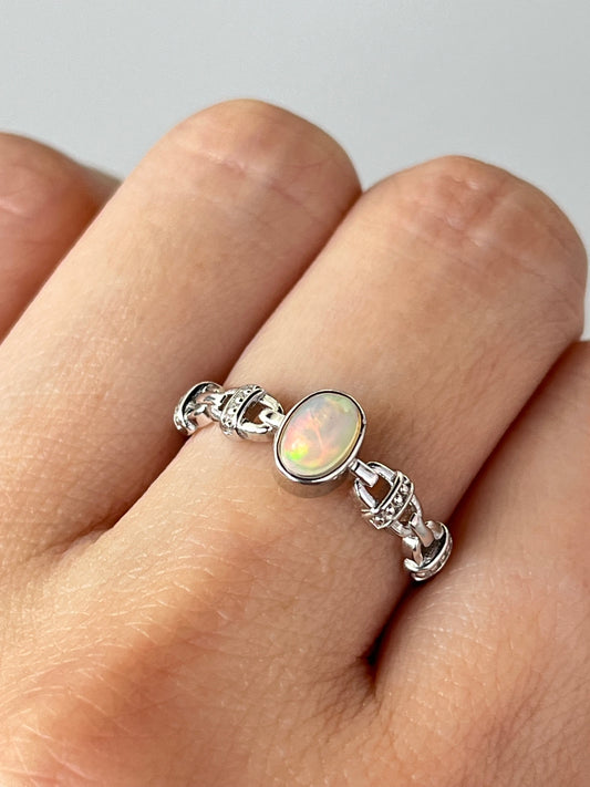 Ring med Opal i 925 sterling sølv