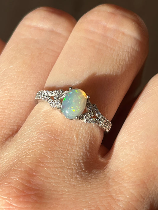 Ring med Opal i 925 sterling sølv