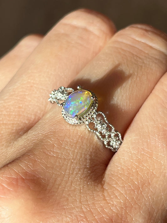 Ring med Opal i 925 sterling sølv