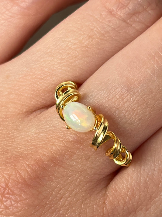 Ring med Opal i 925 sterling sølv