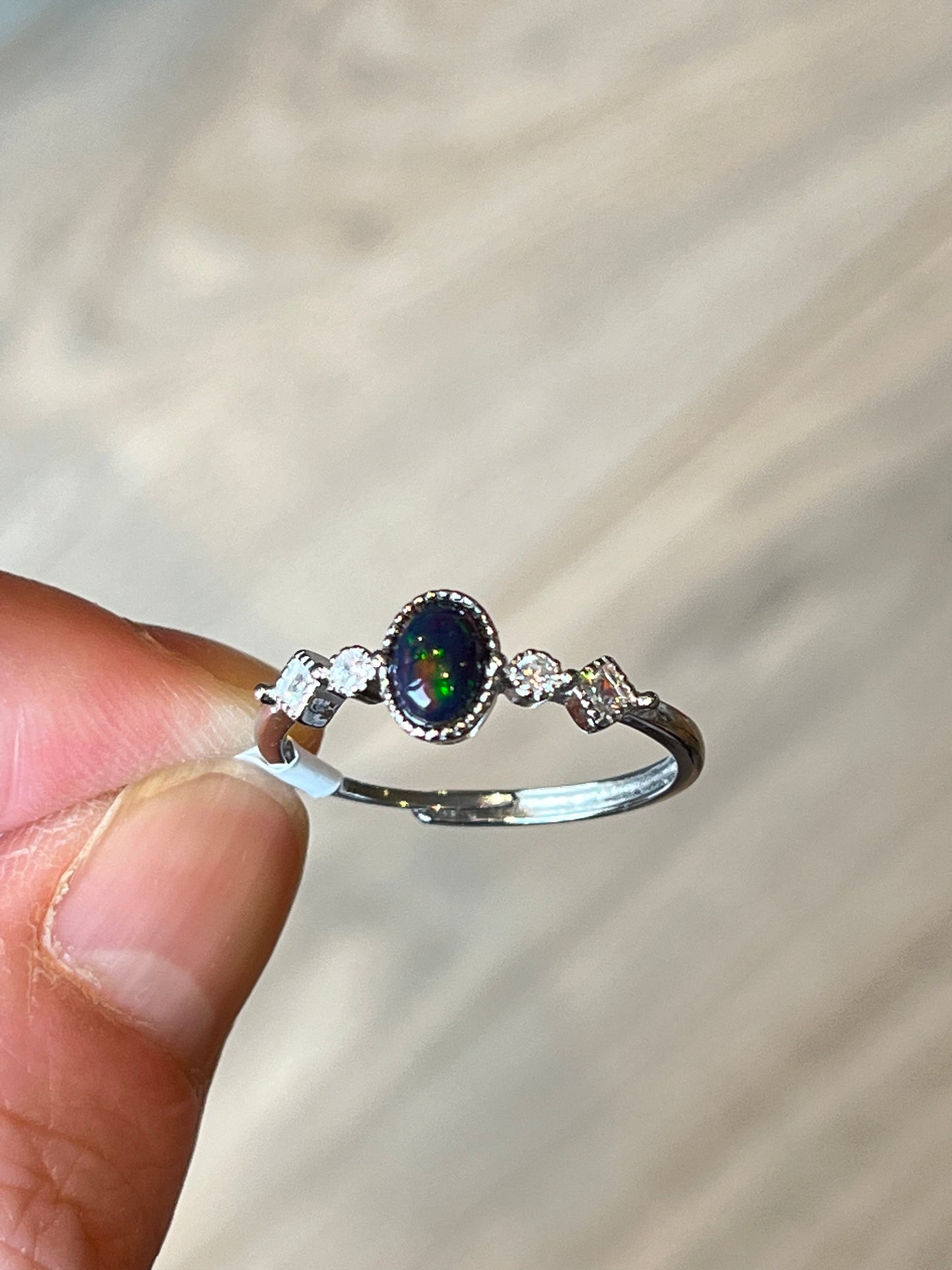 Ring med Opal,svart i 925 sterling sølv