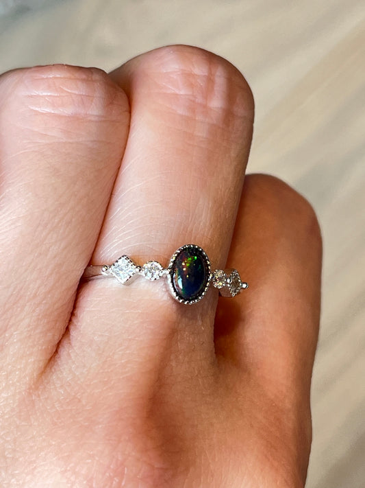 Ring med Opal,svart i 925 sterling sølv